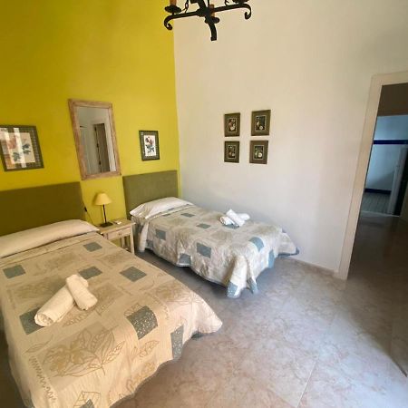 Apartamentos El Arco Conil De La Frontera Exterior foto